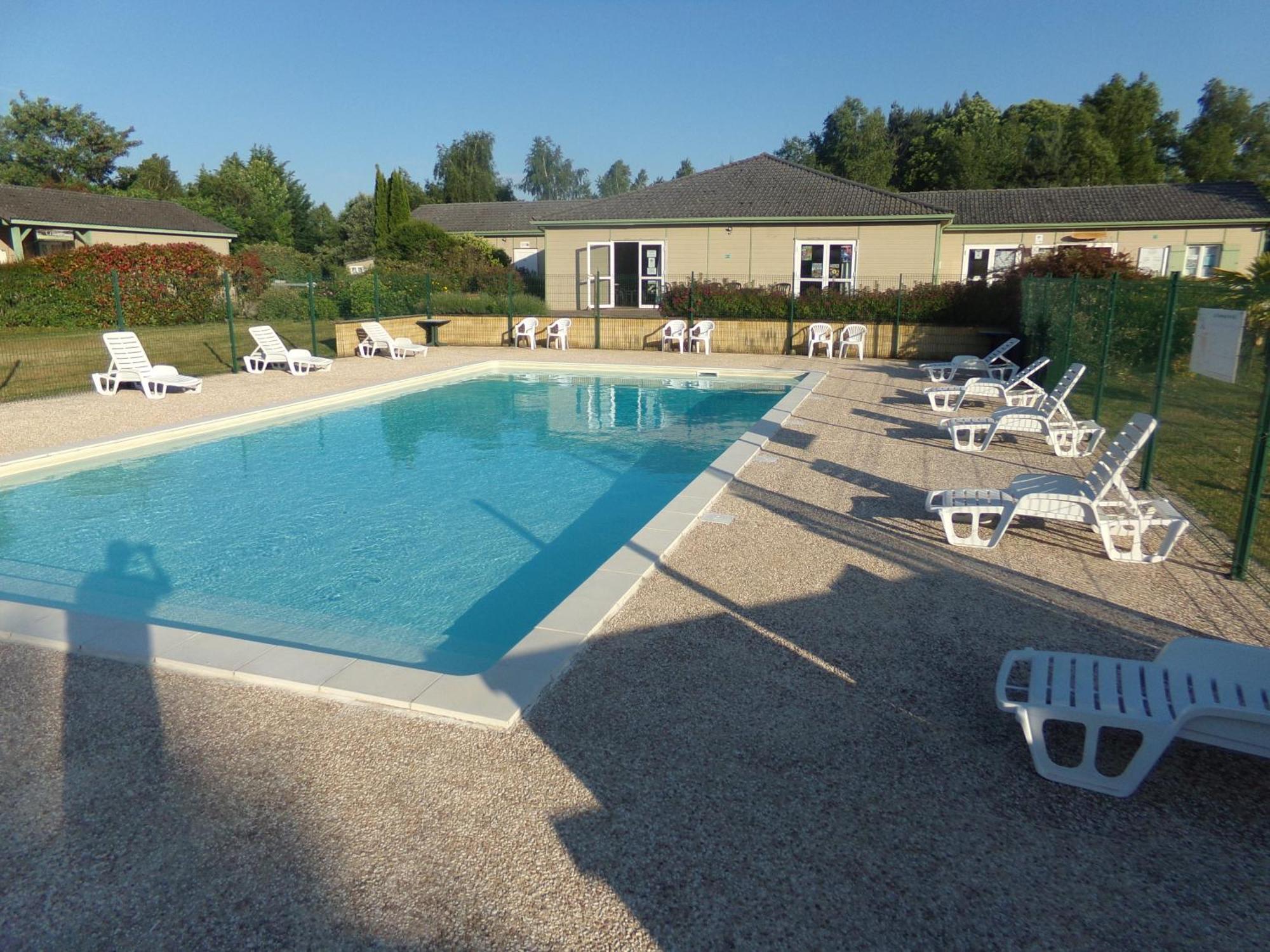 Terres De France - Les Hameaux De Miel Vakantiepark